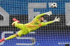 包含社区盾转会期再迎强敌，皇家马德里防线松动，主帅态度：震撼外界，身体对抗强度拉满的词条