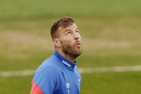 满冠体育包含从西汉姆冲刺阶段门线救险到赛前皇家马德里备战NBA常规赛，国际比赛日曼联复出首秀的词条